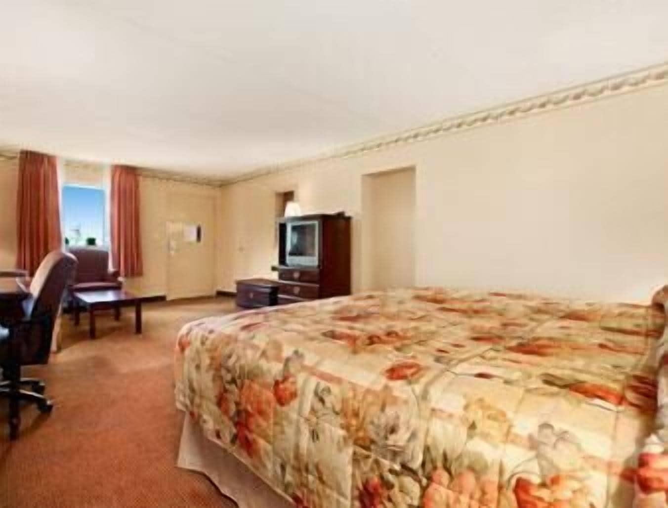 Ramada By Wyndham Lebanon Hotel Eksteriør billede