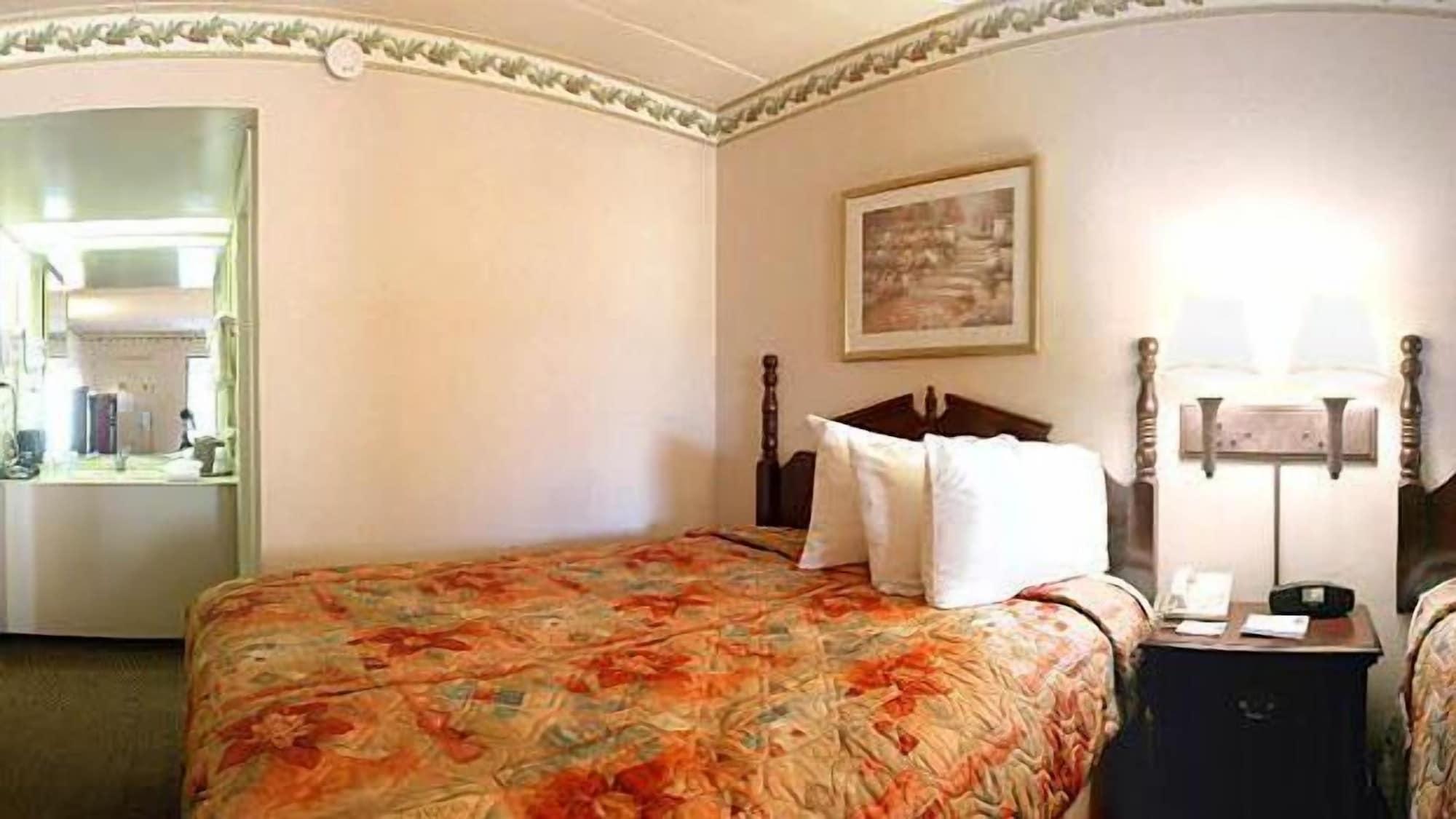 Ramada By Wyndham Lebanon Hotel Eksteriør billede