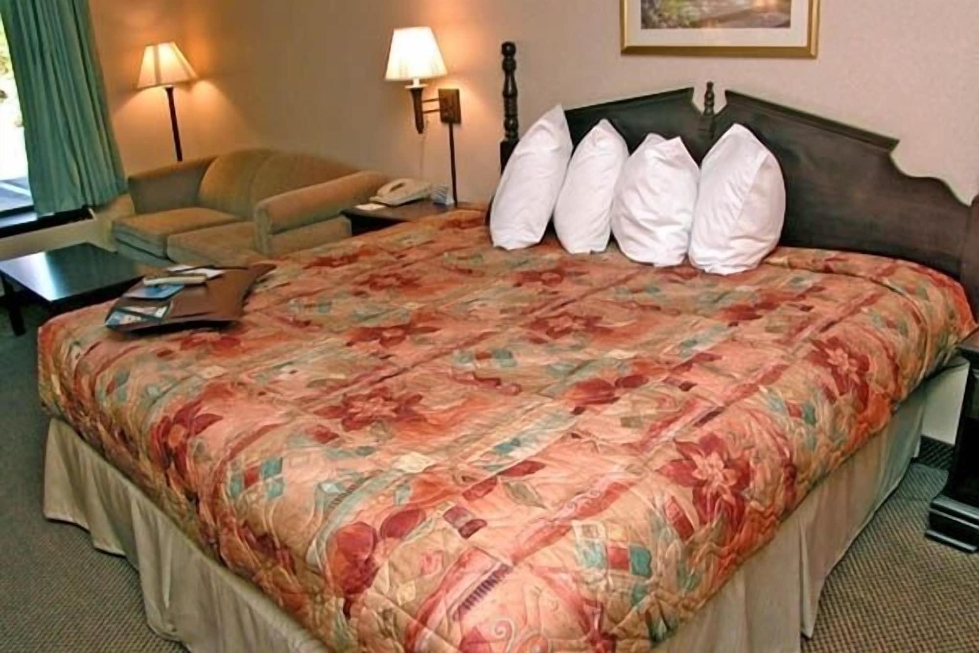 Ramada By Wyndham Lebanon Hotel Eksteriør billede