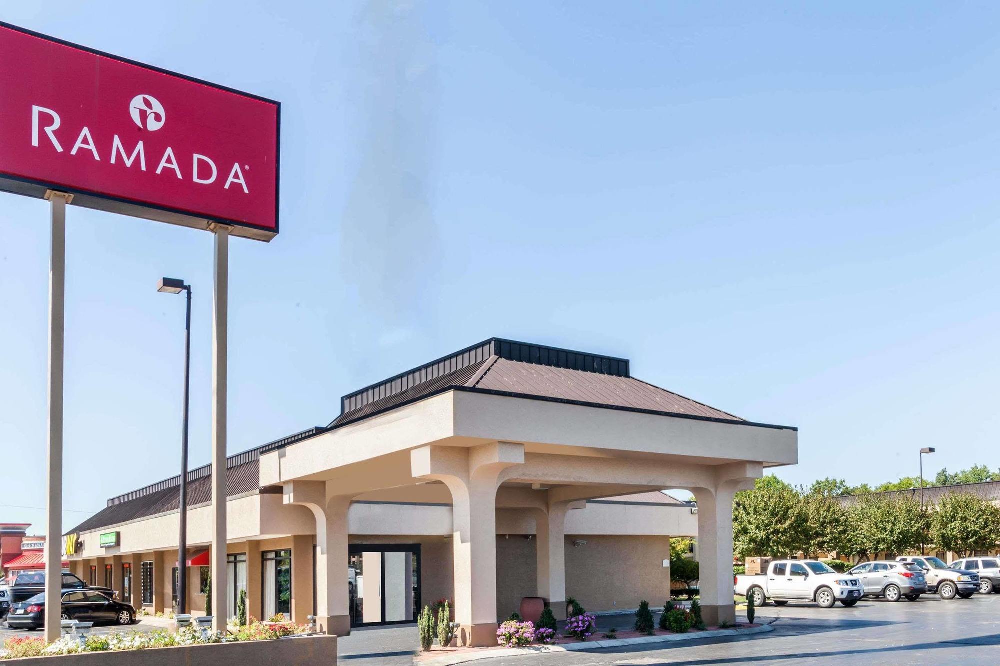 Ramada By Wyndham Lebanon Hotel Eksteriør billede