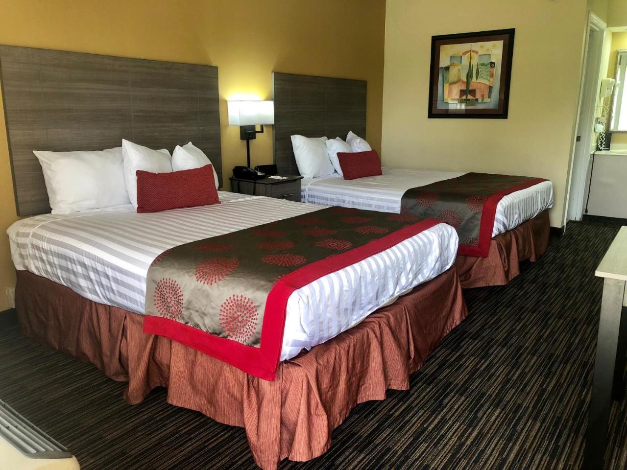 Ramada By Wyndham Lebanon Hotel Eksteriør billede