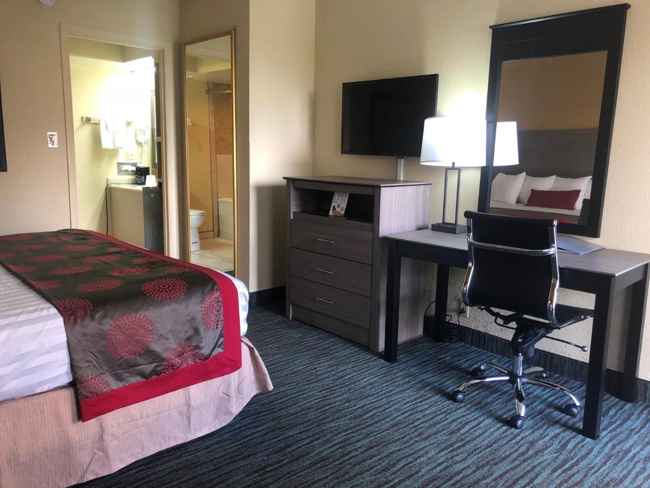 Ramada By Wyndham Lebanon Hotel Eksteriør billede